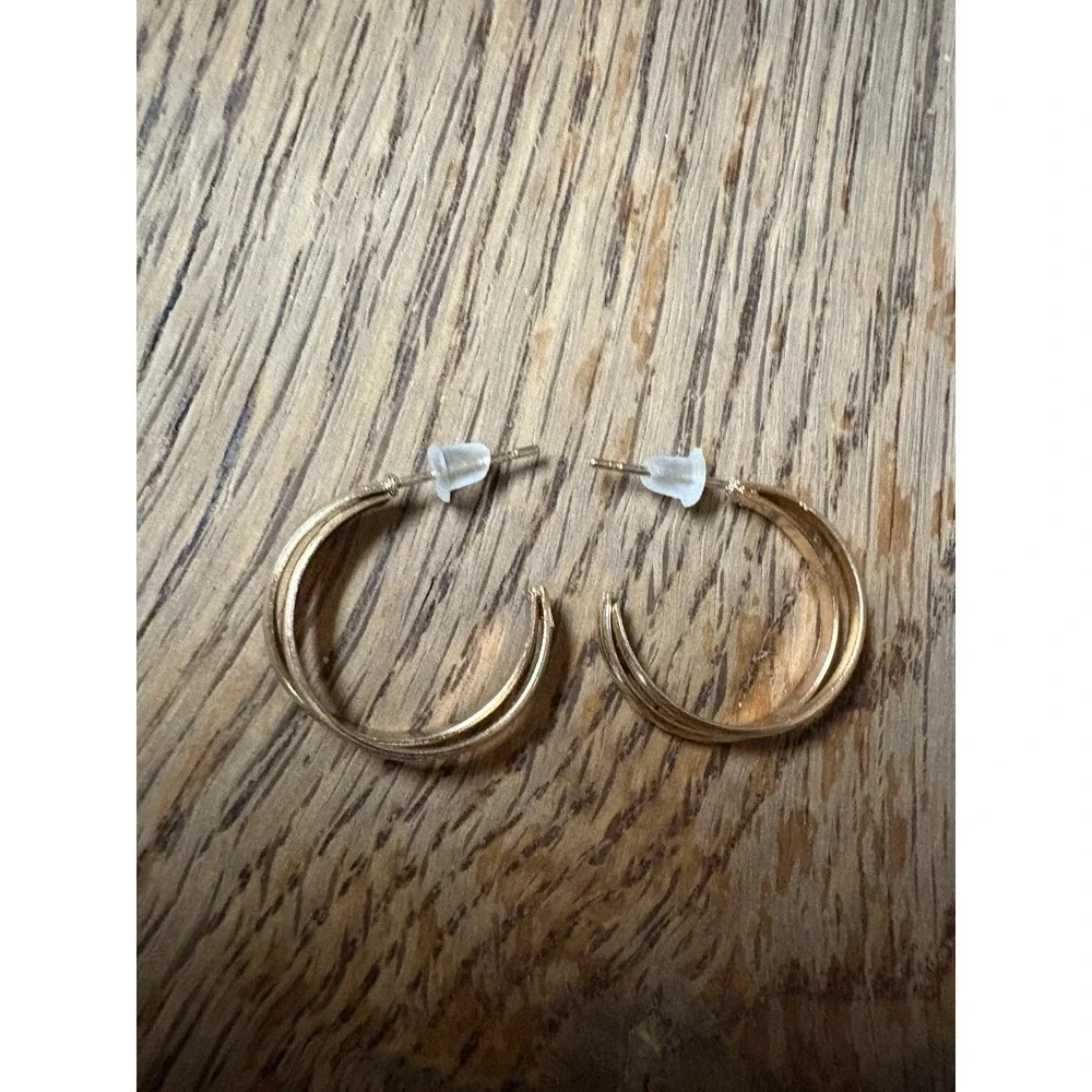 Donna's Curated Everyday Elegance Gold Tone Earrings 7 Pair Hoop Stud Mixed Lot